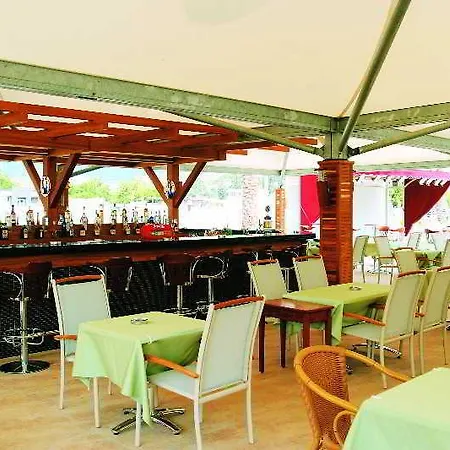 Club Candan Hotell 4*